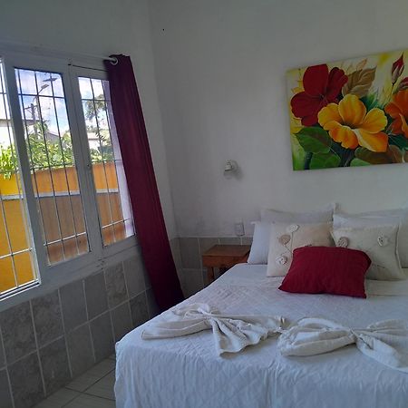 Hostel Damaris Puerto Iguazu Ngoại thất bức ảnh